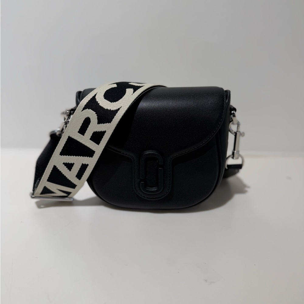 NWT Marc Jacobs small THE COVERED
J MARC SADDLE BAG